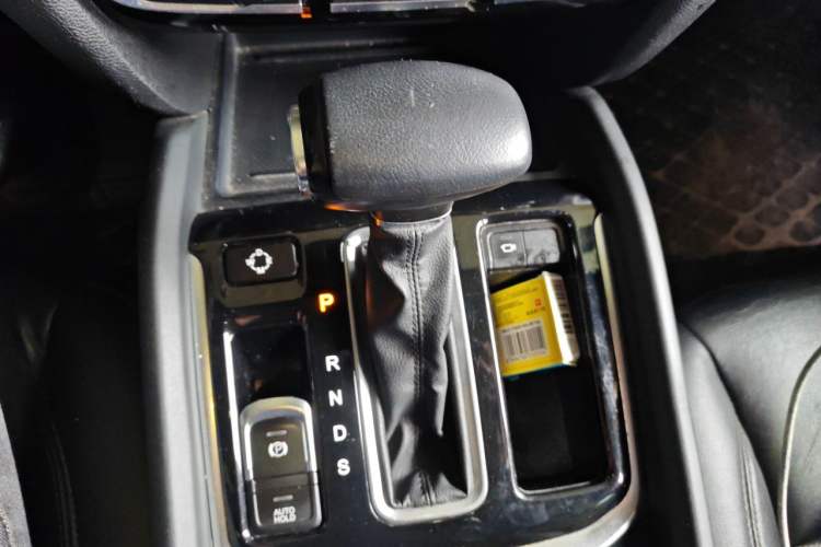 Used GAC Trumpchi GS7 2017 320T Two-Wheel-Drive Luxury Smart Connectivity Model Gear Lever