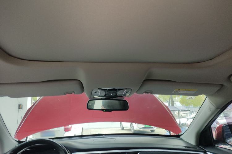 Used GAC Trumpchi GS7 2017 320T Two-Wheel-Drive Luxury Smart Connectivity Model Headliner