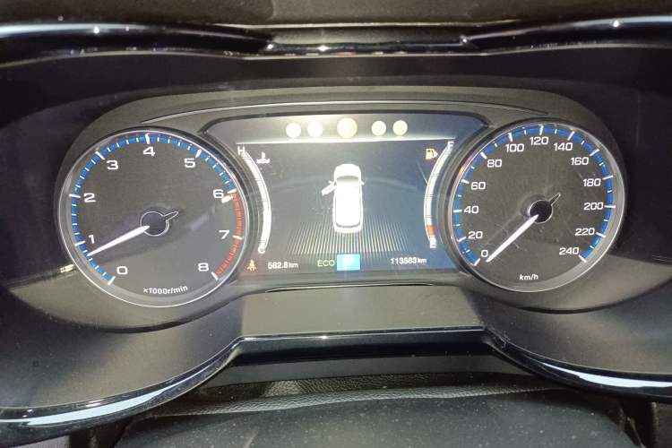 Used GAC Trumpchi GS7 2017 320T Two-Wheel-Drive Luxury Smart Connectivity Model Instrument Cluster