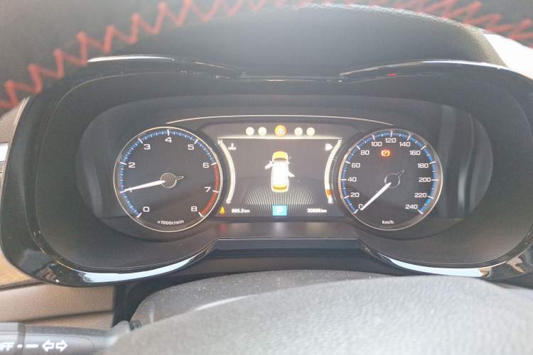 Used GAC Trumpchi GS7 2017 320T Two-Wheel-Drive Luxury Smart Connectivity Model Instrument Cluster