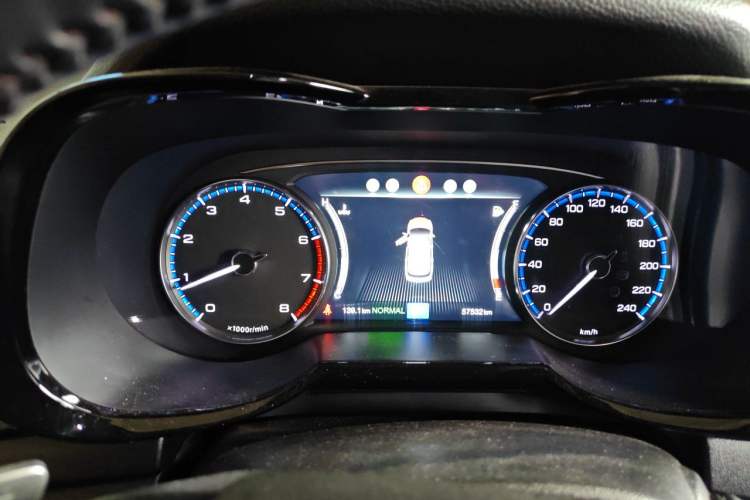 Used GAC Trumpchi GS7 2017 320T Two-Wheel-Drive Luxury Smart Connectivity Model Instrument Cluster