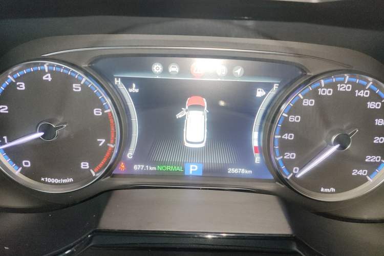 Used GAC Trumpchi GS7 2017 320T Two-Wheel-Drive Luxury Smart Connectivity Model Instrument Cluster