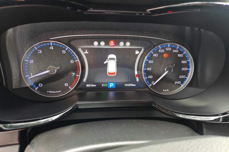 Used GAC Trumpchi GS7 2017 320T Two-Wheel-Drive Luxury Smart Connectivity Model Instrument Cluster