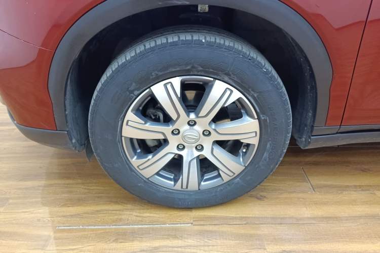 Used GAC Trumpchi GS7 2017 320T Two-Wheel-Drive Luxury Smart Connectivity Model Left Front Wheel Hub