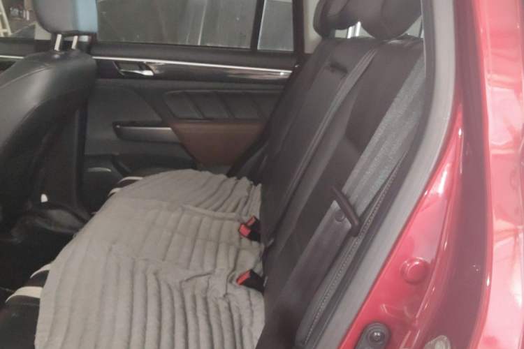 Used GAC Trumpchi GS7 2017 320T Two-Wheel-Drive Luxury Model Left Rear Seat