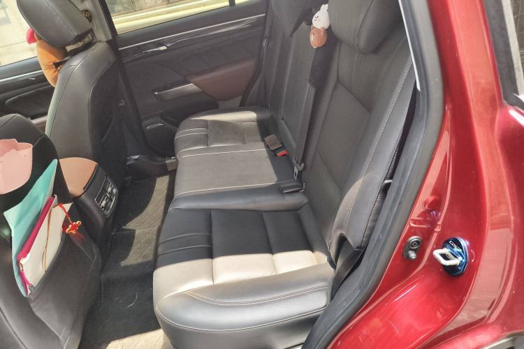 Used GAC Trumpchi GS7 2017 320T Two-Wheel-Drive Luxury Model Left Rear Seat