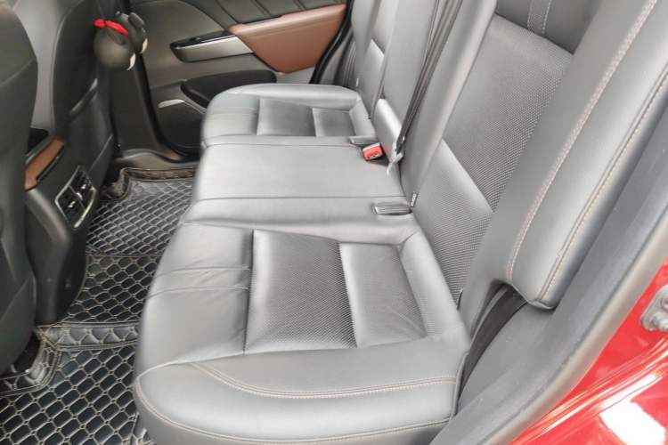 Used GAC Trumpchi GS7 2017 320T Four-Wheel Drive Luxury Smart Connectivity Model Left Rear Seat