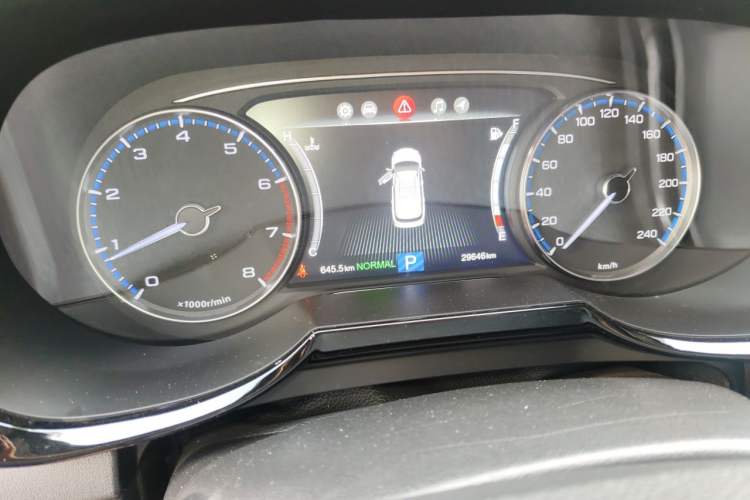 Used GAC Trumpchi GS7 2017 320T Four-Wheel Drive Luxury Smart Connectivity Model Odometer Close Up