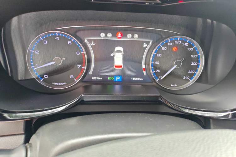 Used GAC Trumpchi GS7 2017 320T Two-Wheel-Drive Luxury Smart Connectivity Model Odometer Close Up