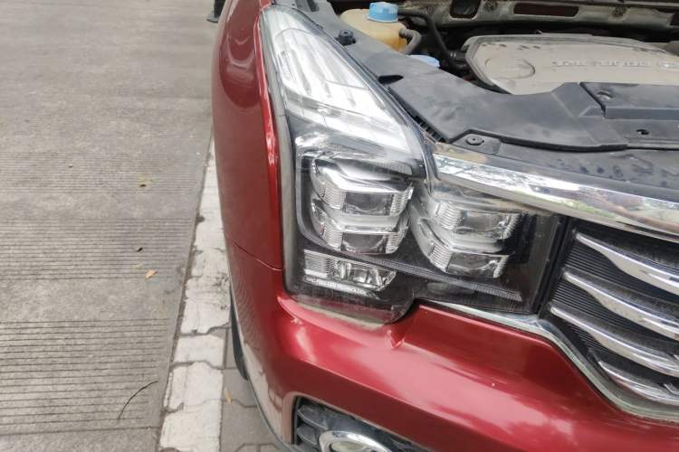 Used GAC Trumpchi GS7 2017 320T Four-Wheel Drive Luxury Smart Connectivity Model Right Front Headlight