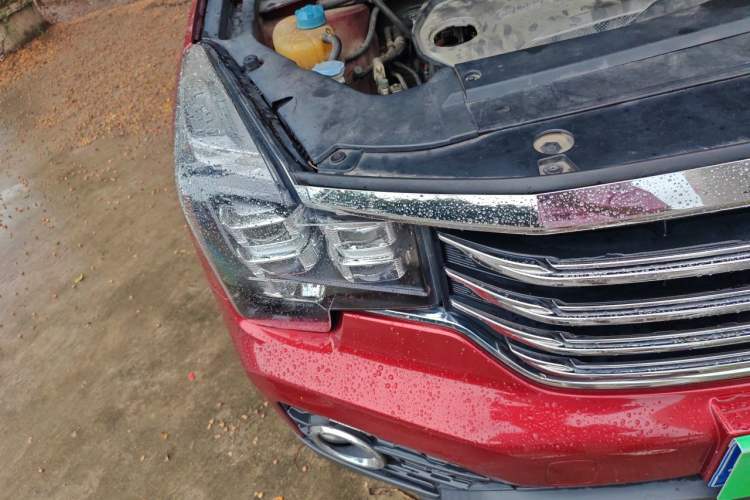 Used GAC Trumpchi GS7 2017 320T Two-Wheel-Drive Luxury Smart Connectivity Model Right Front Headlight