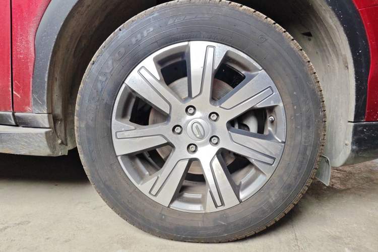Used GAC Trumpchi GS7 2017 320T Two-Wheel-Drive Luxury Smart Connectivity Model Right Front Wheel Hub