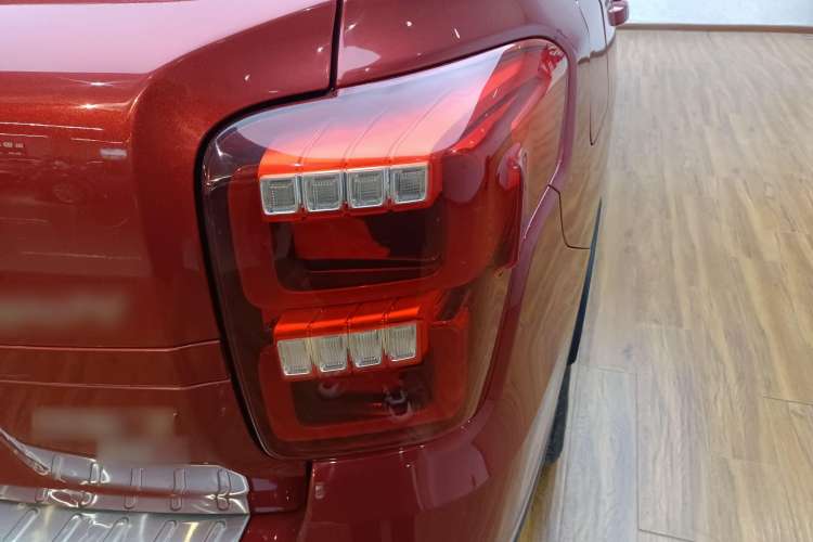 Used GAC Trumpchi GS7 2017 320T Two-Wheel-Drive Luxury Smart Connectivity Model Right Rear Taillight