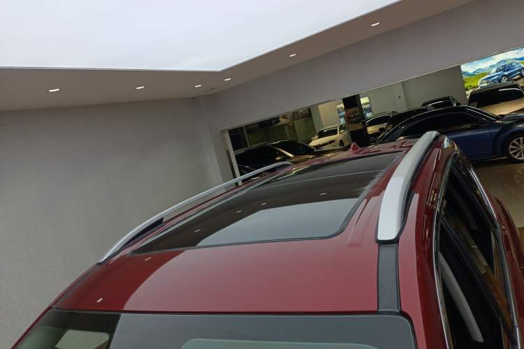 Used GAC Trumpchi GS7 2017 320T Two-Wheel-Drive Luxury Smart Connectivity Model Roof