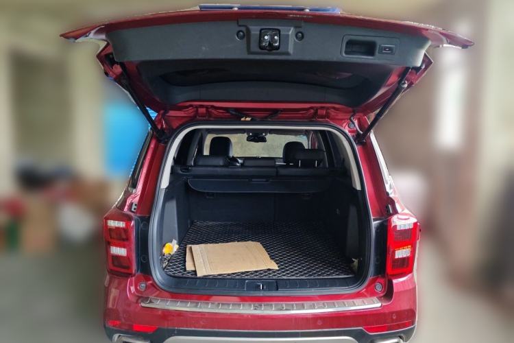 Used GAC Trumpchi GS7 2017 320T Two-Wheel-Drive Luxury Smart Connectivity Model Trunk
