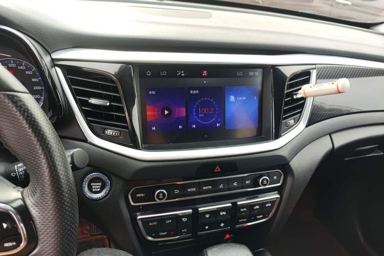 Used GAC Trumpchi GS7 2017 280T Two-Wheel Drive Luxury Model Audio And AC Panel