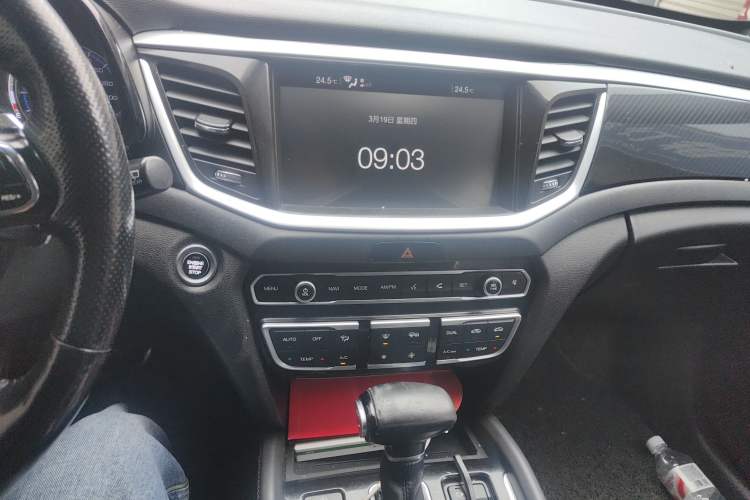 Used GAC Trumpchi GS7 2017 320T Two-Wheel-Drive Luxury Smart Connectivity Model Audio And AC Panel