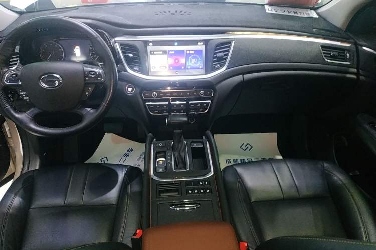 Used GAC Trumpchi GS7 2017 320T Two-Wheel-Drive Luxury Smart Connectivity Model Audio And AC Panel