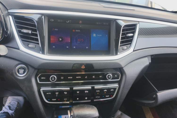 Used GAC Trumpchi GS7 2017 280T Two-Wheel Drive Luxury Model Audio And AC Panel