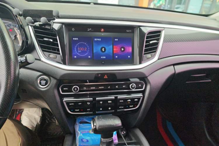 Used GAC Trumpchi GS7 2017 320T Two-Wheel-Drive Luxury Model Audio And AC Panel