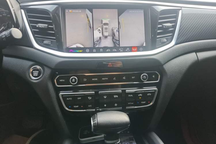 Used GAC Trumpchi GS7 2017 320T Two-Wheel-Drive Luxury Model Audio And AC Panel