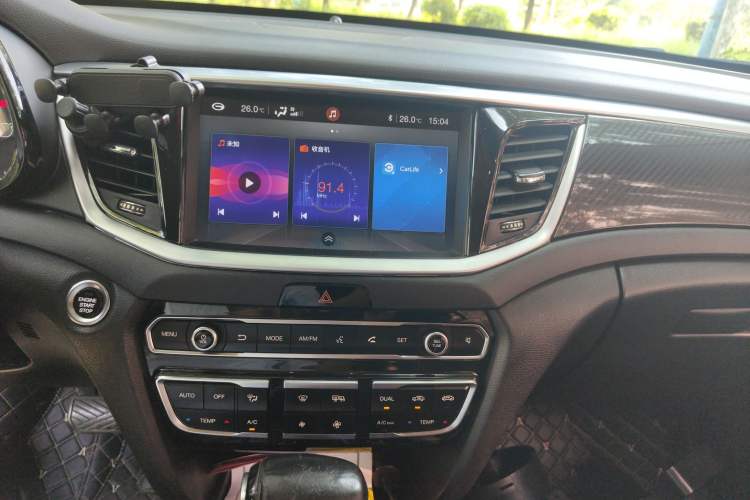 Used GAC Trumpchi GS7 2017 280T Two-Wheel Drive Luxury Model Audio And AC Panel