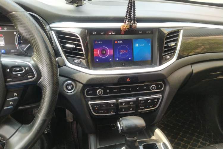 Used GAC Trumpchi GS7 2017 280T Two-Wheel Drive Luxury Model Audio And AC Panel