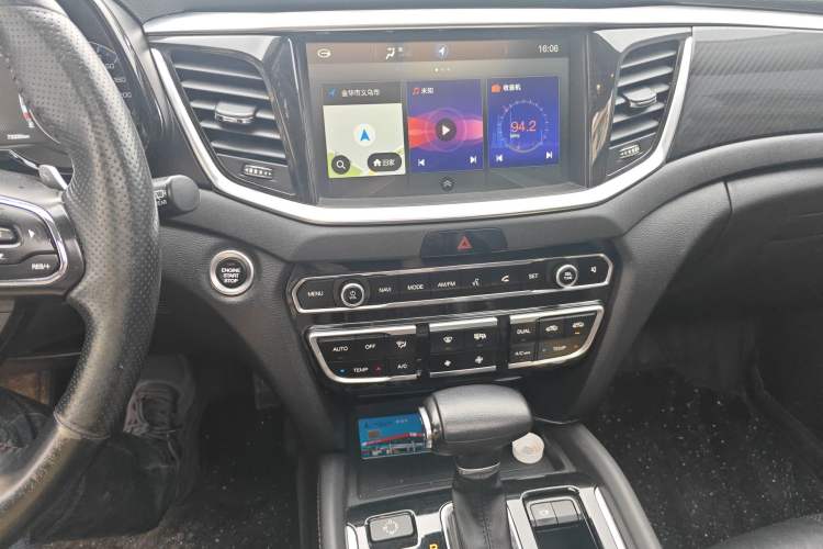 Used GAC Trumpchi GS7 2017 320T Two-Wheel-Drive Luxury Smart Connectivity Model Audio And AC Panel