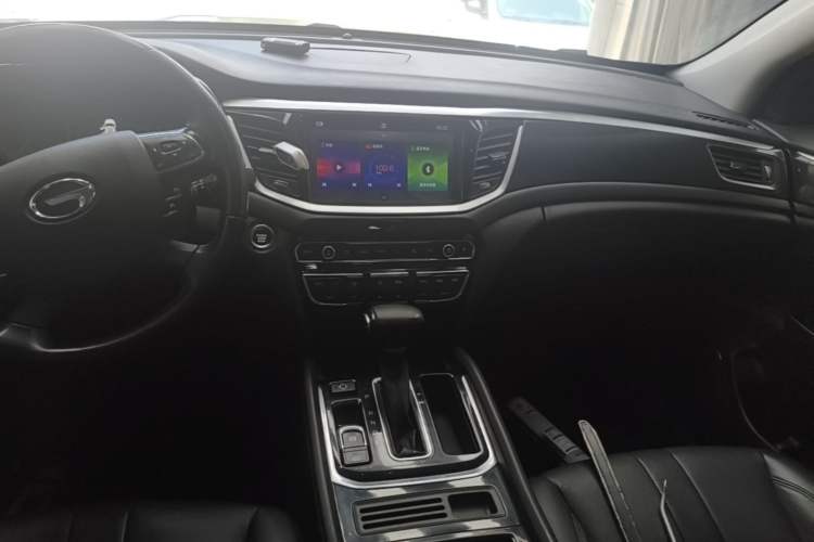 Used GAC Trumpchi GS7 2017 280T Two-Wheel Drive Luxury Model Audio And AC Panel