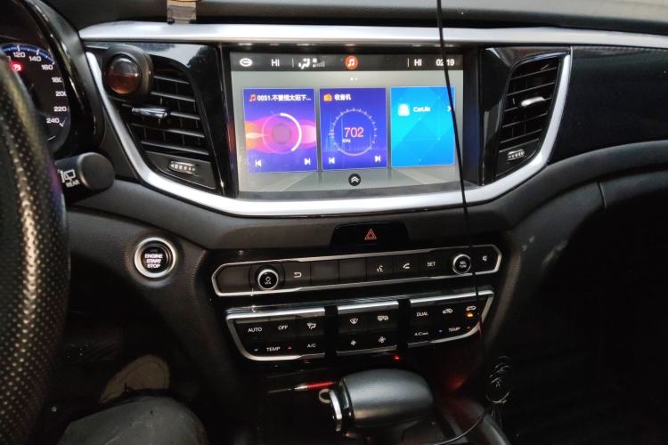 Used GAC Trumpchi GS7 2017 280T Two-Wheel Drive Luxury Model Audio And AC Panel