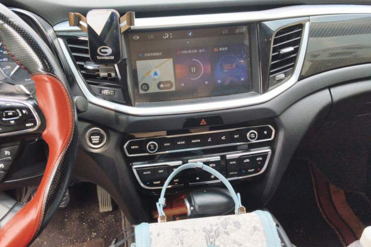 Used GAC Trumpchi GS7 2017 320T Two-Wheel-Drive Luxury Smart Connectivity Model Audio And AC Panel