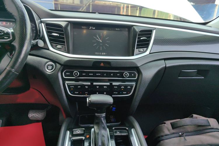 Used GAC Trumpchi GS7 2017 320T Two-Wheel-Drive Luxury Smart Connectivity Model Audio And AC Panel