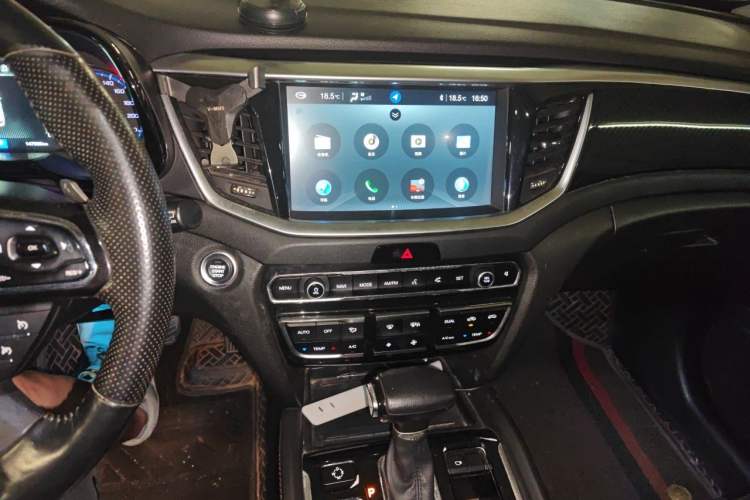 Used GAC Trumpchi GS7 2017 320T Two-Wheel-Drive Luxury Smart Connectivity Model Audio And AC Panel