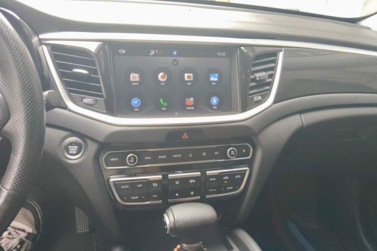 Used GAC Trumpchi GS7 2017 320T Two-Wheel-Drive Luxury Smart Connectivity Model Audio And AC Panel