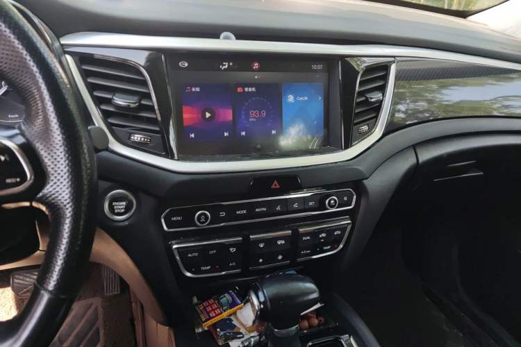 Used GAC Trumpchi GS7 2017 280T Two-Wheel Drive Luxury Model Audio And AC Panel
