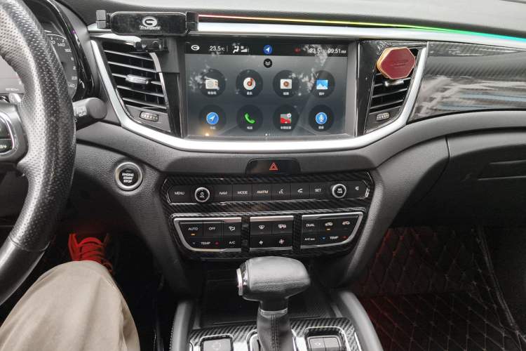 Used GAC Trumpchi GS7 2017 320T Two-Wheel-Drive Luxury Smart Connectivity Model Audio And AC Panel