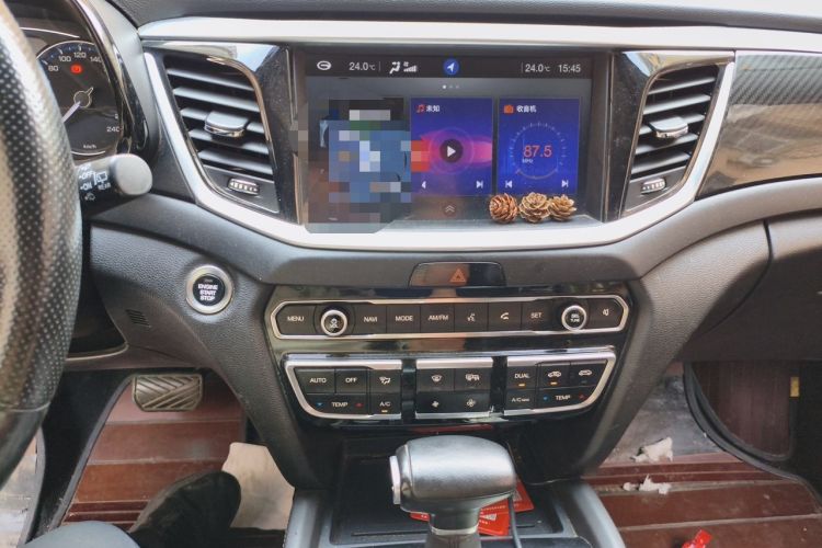 Used GAC Trumpchi GS7 2017 320T Two-Wheel-Drive Luxury Smart Connectivity Model Audio And AC Panel