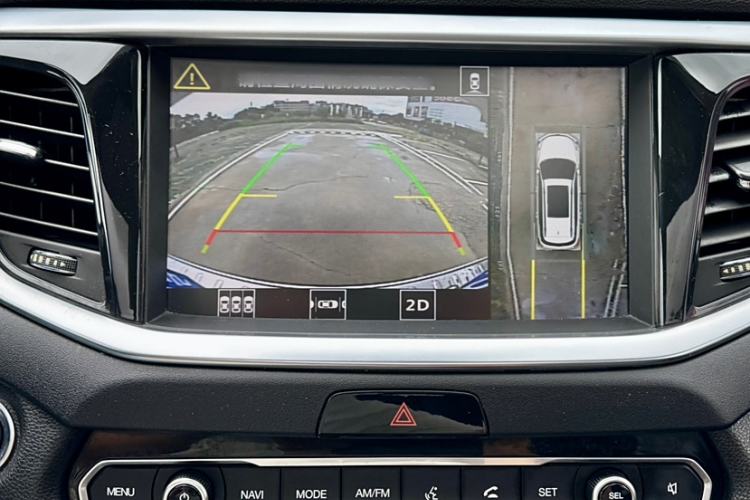 Used GAC Trumpchi GS7 2017 320T Two-Wheel-Drive Luxury Smart Connectivity Model Audio And AC Panel