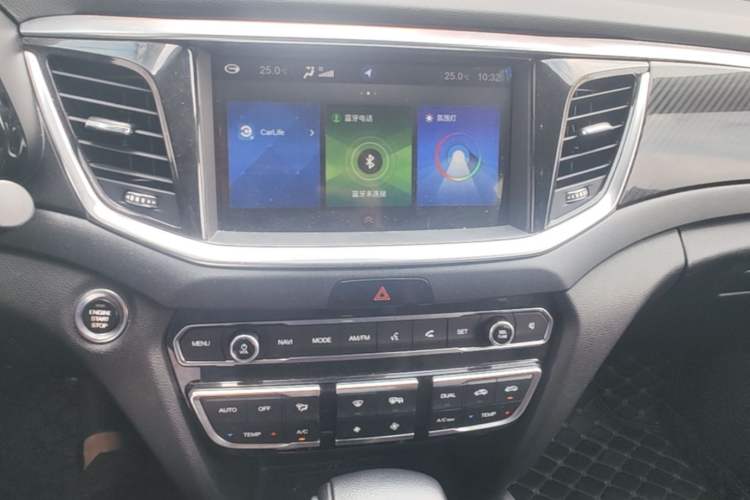Used GAC Trumpchi GS7 2017 320T Two-Wheel-Drive Luxury Smart Connectivity Model Audio And AC Panel