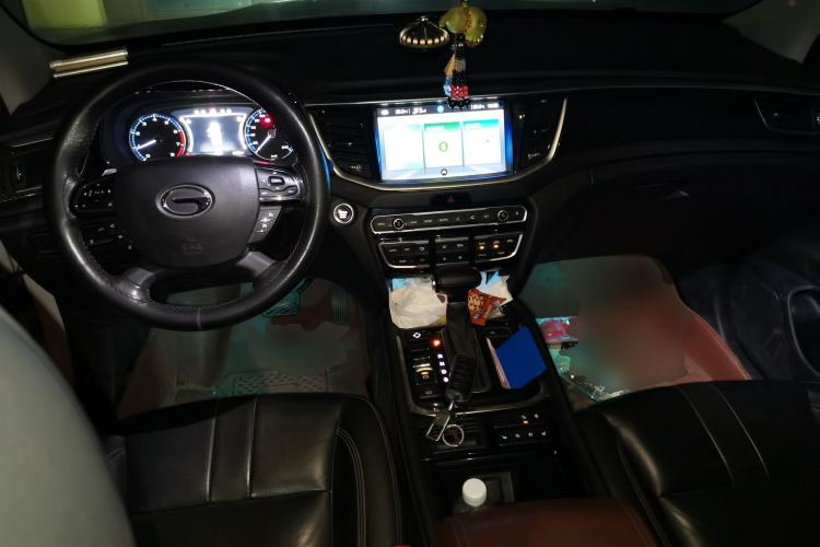 Used GAC Trumpchi GS7 2017 320T Two-Wheel-Drive Luxury Smart Connectivity Model Center Console