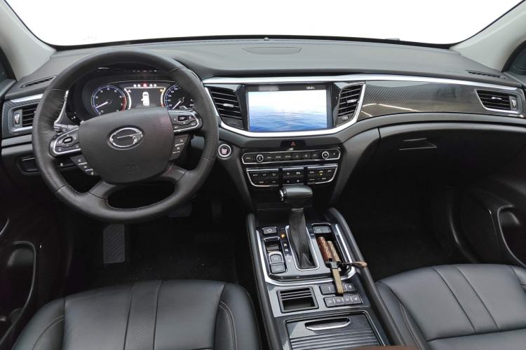 Used GAC Trumpchi GS7 2017 320T Two-Wheel-Drive Luxury Smart Connectivity Model Center Console