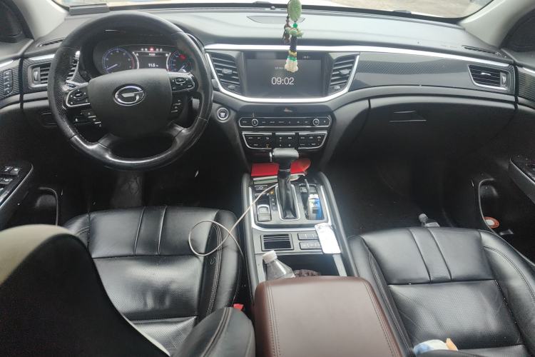 Used GAC Trumpchi GS7 2017 320T Two-Wheel-Drive Luxury Smart Connectivity Model Center Console