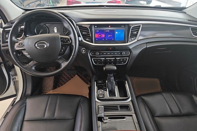 Used GAC Trumpchi GS7 2017 320T Two-Wheel-Drive Luxury Model Center Console