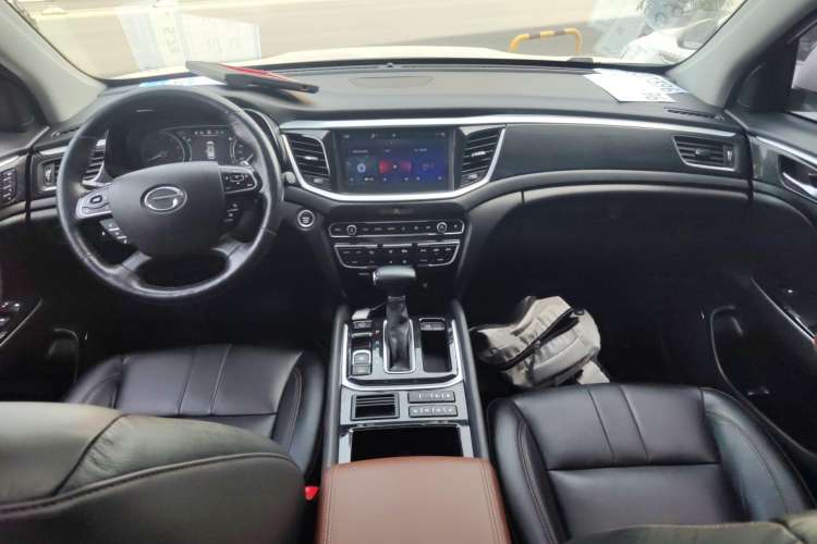 Used GAC Trumpchi GS7 2017 320T Two-Wheel-Drive Luxury Smart Connectivity Model Center Console