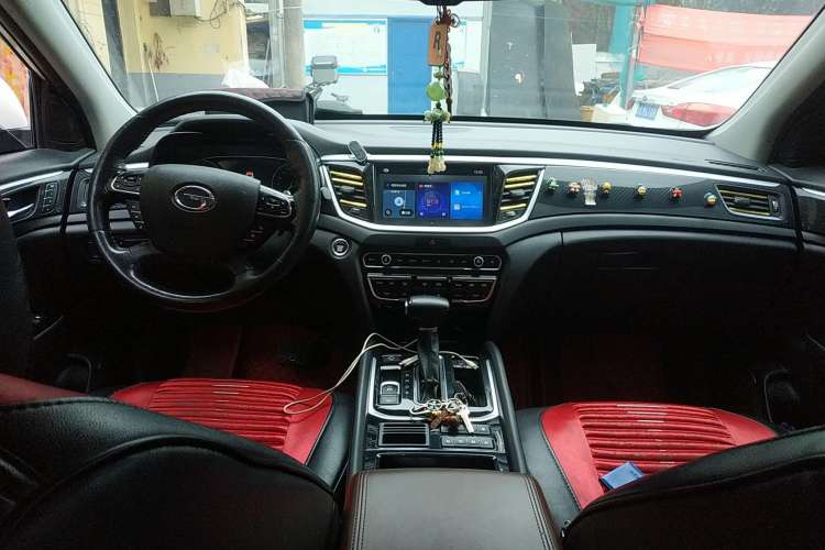Used GAC Trumpchi GS7 2017 320T Two-Wheel-Drive Luxury Smart Connectivity Model Center Console