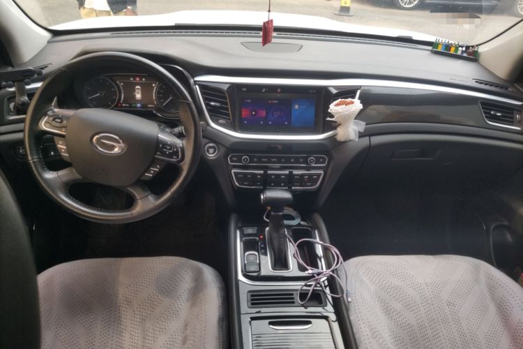 Used GAC Trumpchi GS7 2017 280T Two-Wheel Drive Luxury Model Center Console