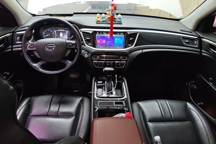 Used GAC Trumpchi GS7 2017 280T Two-Wheel Drive Luxury Model Center Console