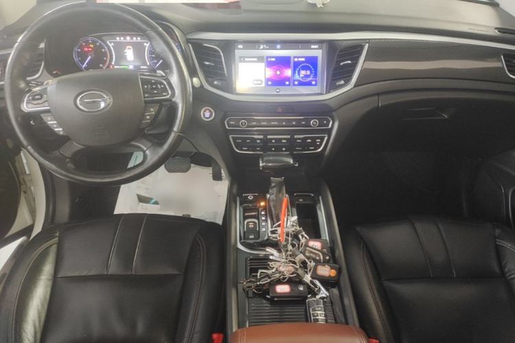 Used GAC Trumpchi GS7 2017 320T Two-Wheel-Drive Luxury Smart Connectivity Model Center Console