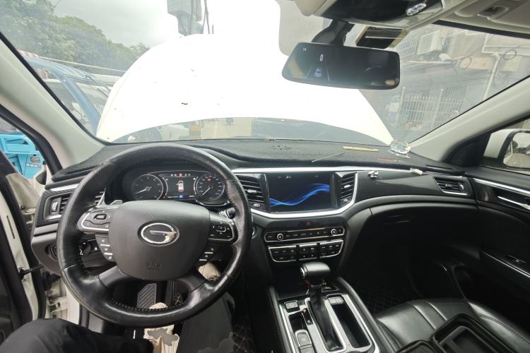 Used GAC Trumpchi GS7 2017 320T Two-Wheel-Drive Luxury Smart Connectivity Model Center Console
