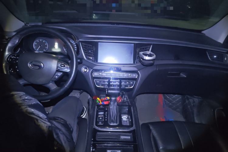 Used GAC Trumpchi GS7 2017 280T Two-Wheel Drive Luxury Model Center Console
